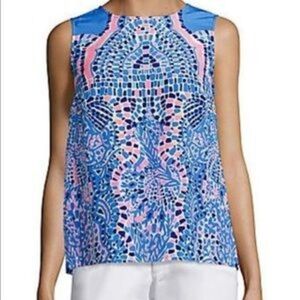 Lilly Pulitzer Zeta Top in Tic Tac Tile size medium